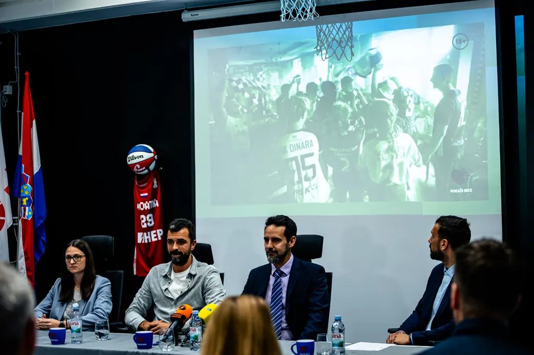 Gabriel Makki at a partnership presentation press conference